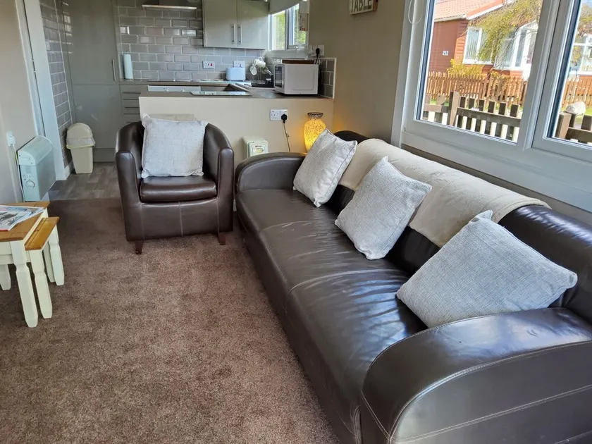 Lena's Place, Dogs Welcome Chalet Bridlington - Image 1