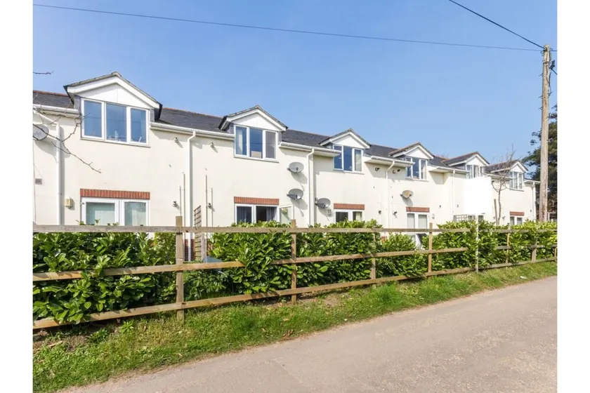 OYO LBH Avon Court - Image 1