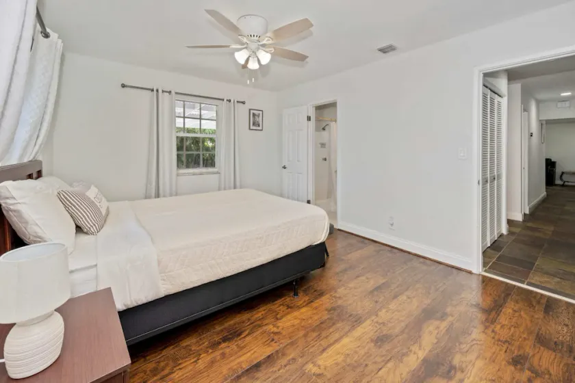 New Private Green Oasis 3br-3bapatio, Private Parking Clean & Cozy - Image 1