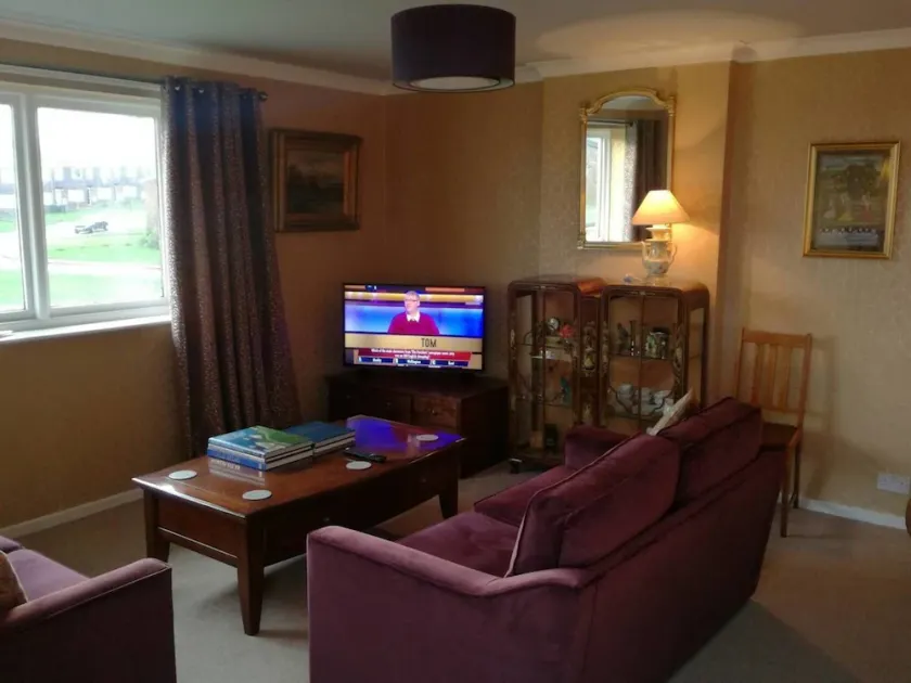 Spacious Luxury 2 Double Bedroom Flat in Newcastle - Image 1