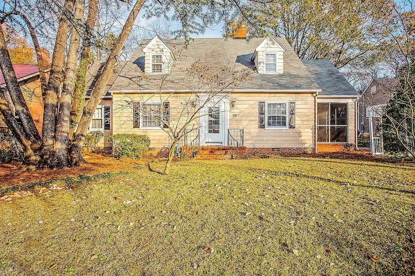 Hinsdale Manor - Image 1