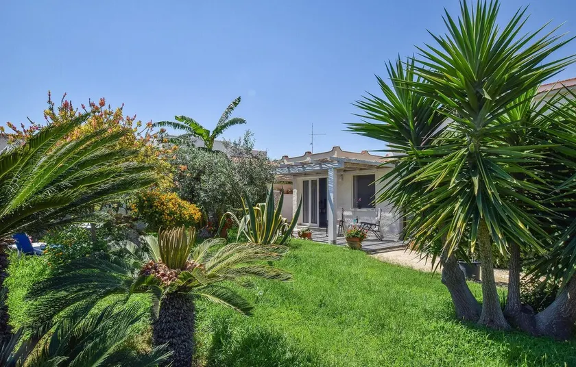 Awesome Home in Triscina di Selinunte With Jacuzzi, 1 Bedrooms and Wifi - Image 1