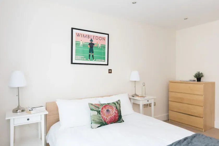 Spacious 2 Bed - Battersea High Street - Image 1