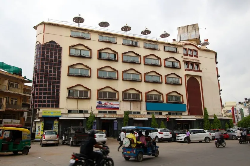 Hotel Neelam - Image 1