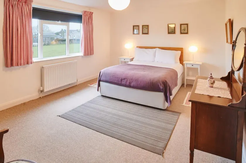 Host Stay Penrheol Farmhouse - Image 1