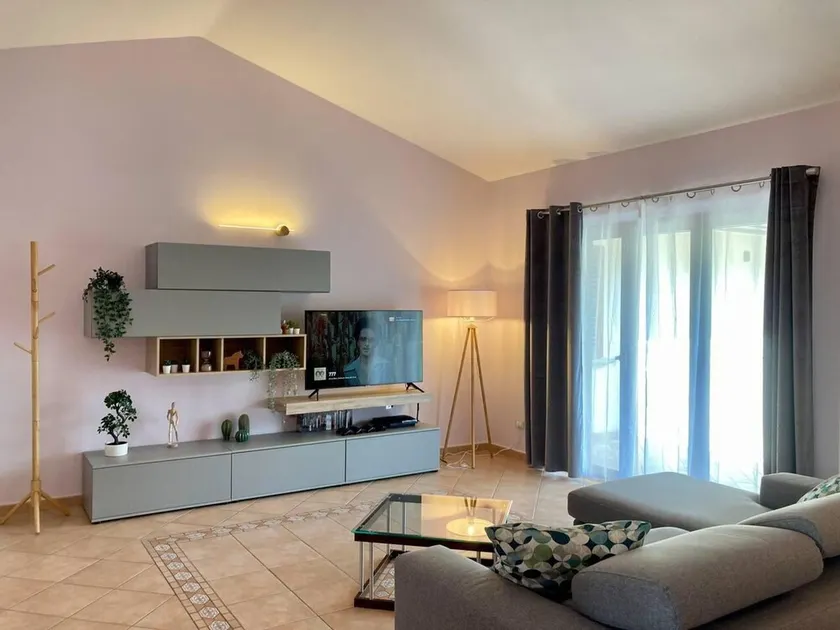 Modern Apartment Near to the Gran Sasso, Italy - Image 1