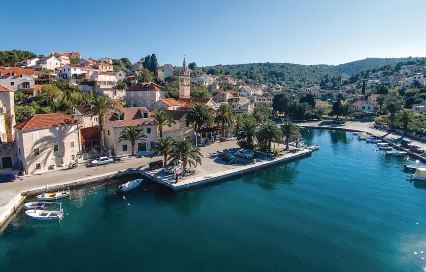 Amazing Apartment in Splitska With 2 Bedrooms and Wifi - Image 1