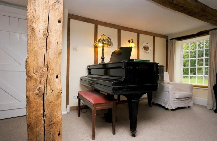 Poplars Farm House - Image 1