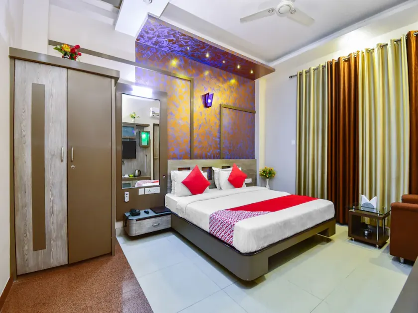 Hotel Park Avenue by OYO Rooms - Image 1