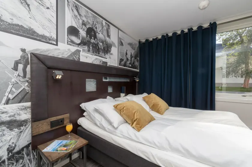 Hotel Svartisen - Image 1