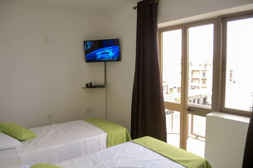 Reno's Guest House - Image 1