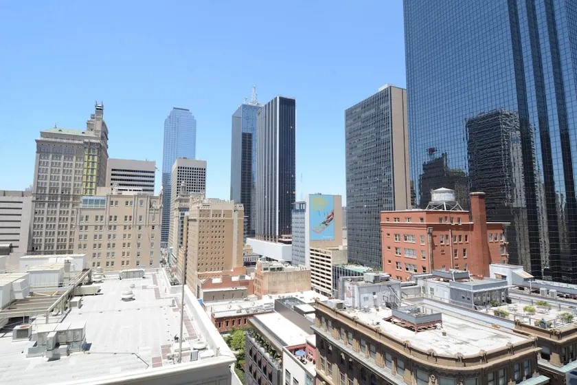 Crashpad Downtown Dallas - Image 1
