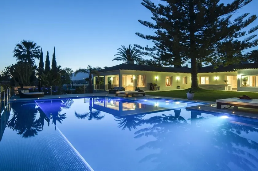 Beautiful Luxury Villa - Image 1