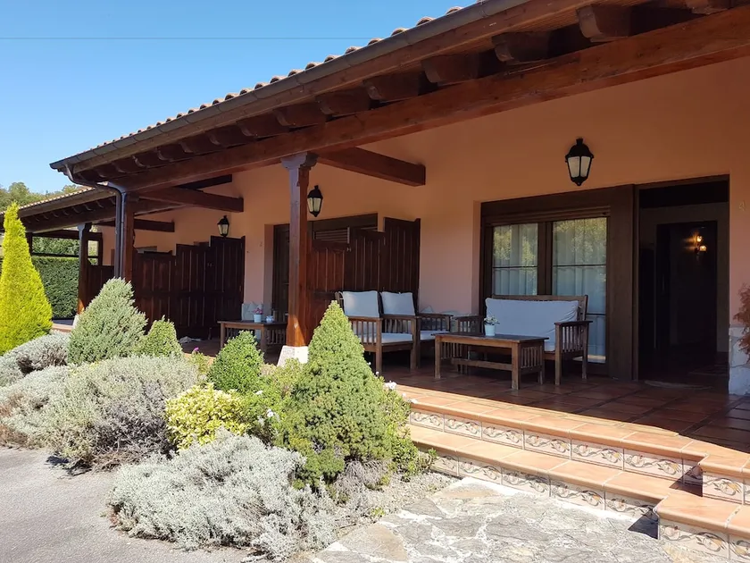 Apartamentos El Pedrayu - Image 1