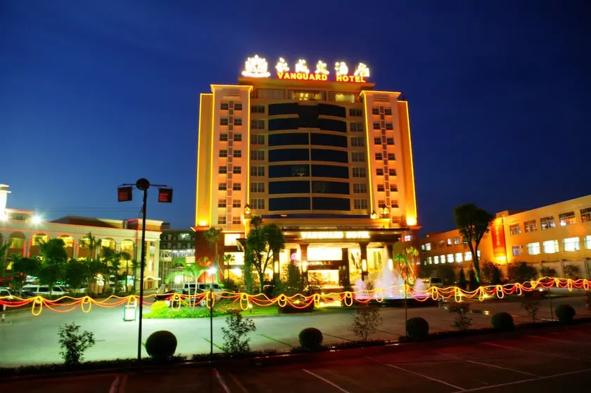 Vanguard Hotel - Image 1