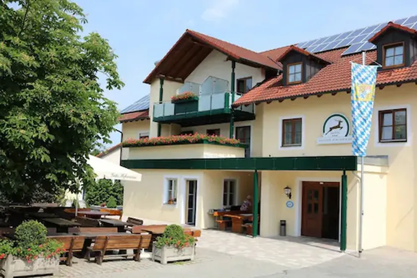 Hirschen, Zum Gasthof - Image 1