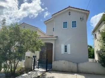 Frennch House - Image 1