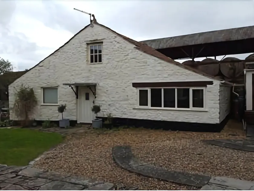 Little England Retreats - Image 1