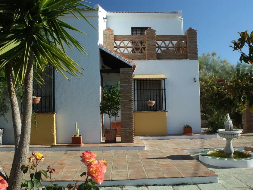 Spacious Holiday Home With Private Pool, in the Mountain and With Beautiful View - Image 1