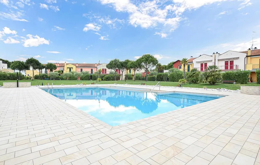 Nice Home in Aprilia Marittima With 2 Bedrooms and Outdoor Swimming Pool - Image 1