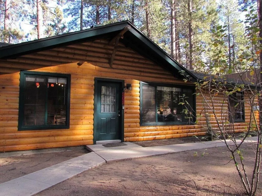 092 Crestwood Retreat Cabin - Image 1