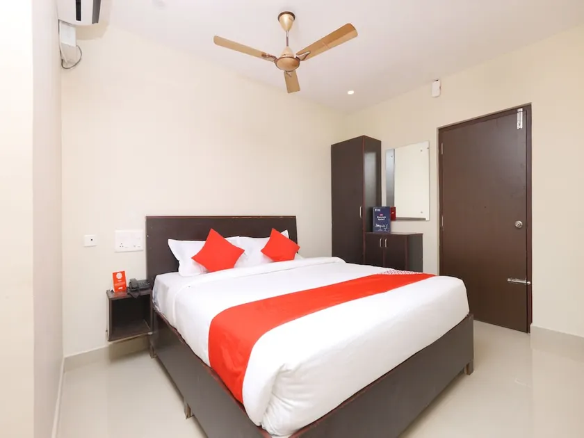 Nakshatra Grand by OYO Rooms - Image 1