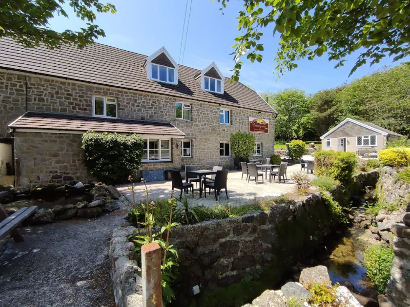 The Countryman Hotel - Image 1