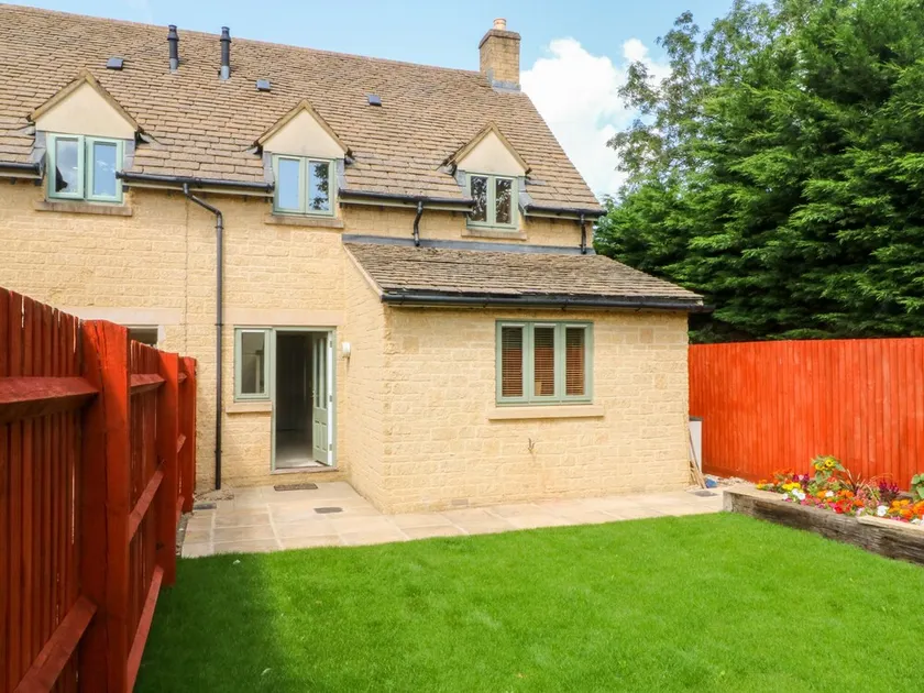 Fosse Cottage - Image 1