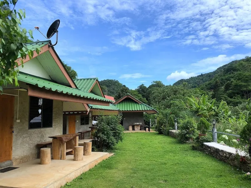 Ban Rim Nam Tharnthong - Image 1
