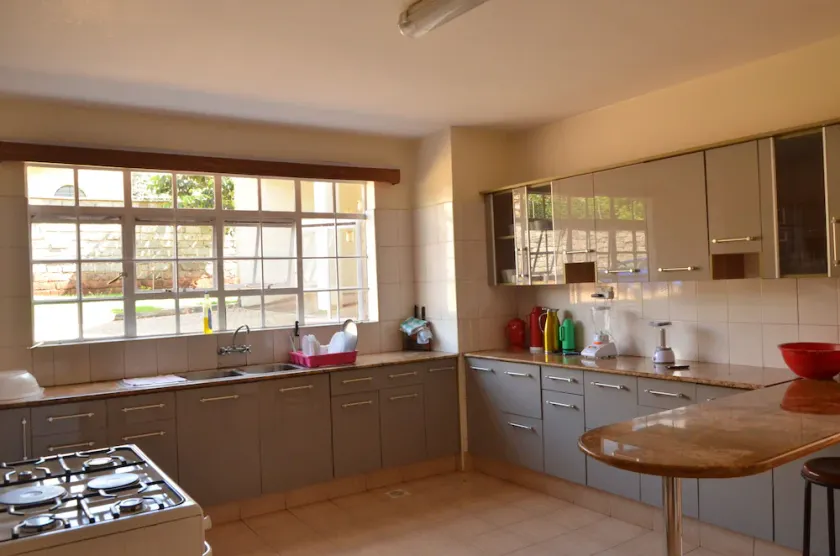 Dolfran Guest House - Image 1