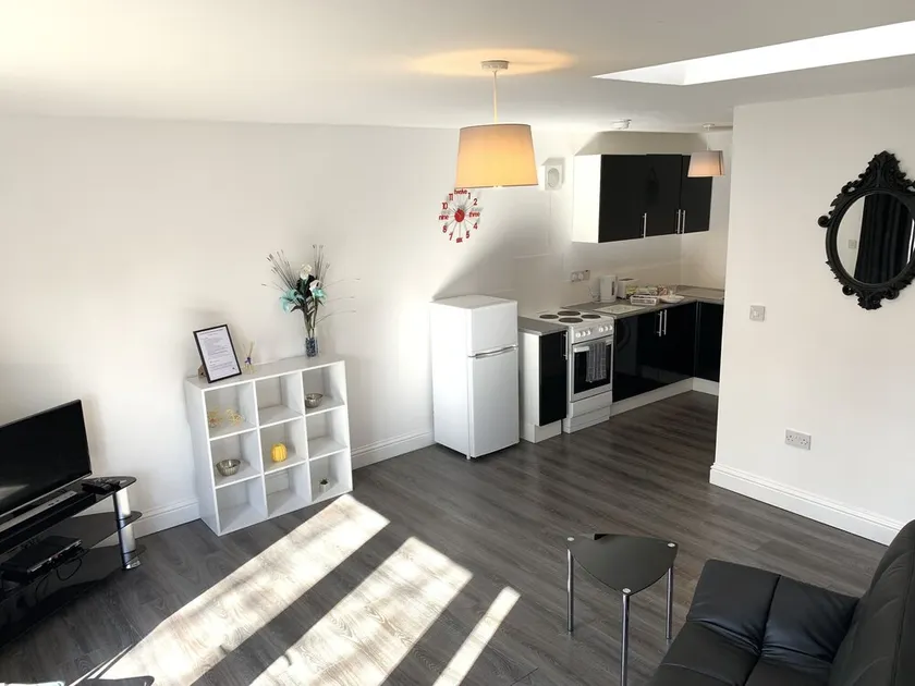 Grand Central Budget Modern Apartments - Image 1