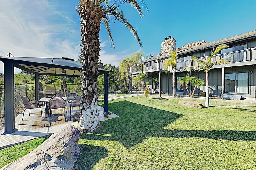 New Listing! Malibu W/ Incredible Views 3 Bedroom Home - Image 1