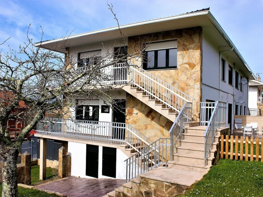 Modern Holiday Home in Porto do Son Galicia Close to Beach - Image 1
