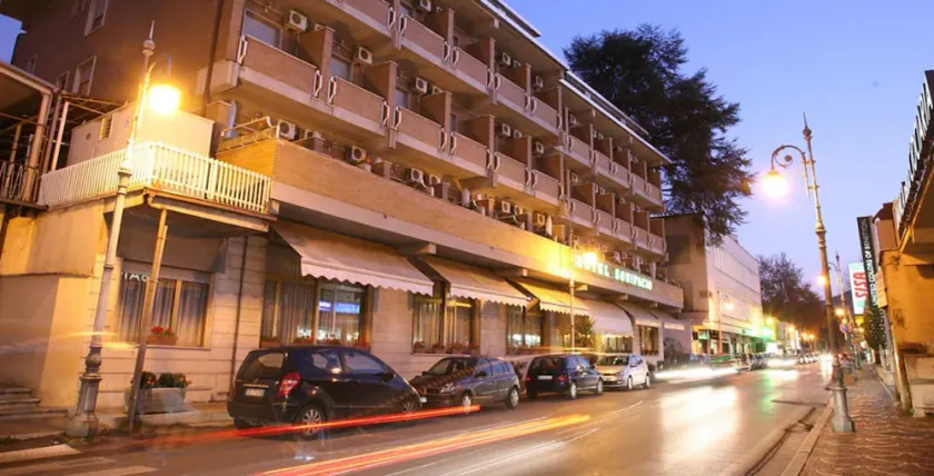 Hotel Bonifacio - Image 1