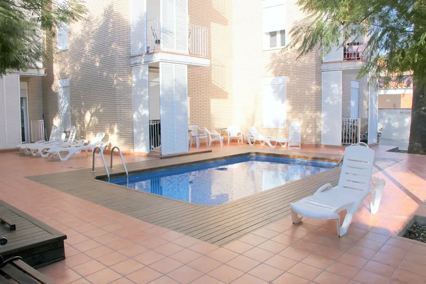 Caru Apartments - Image 1