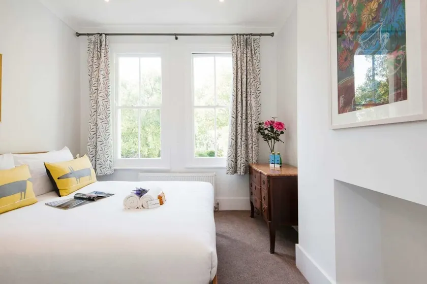 The Stunning Philbeach Garden Apartment - Image 1
