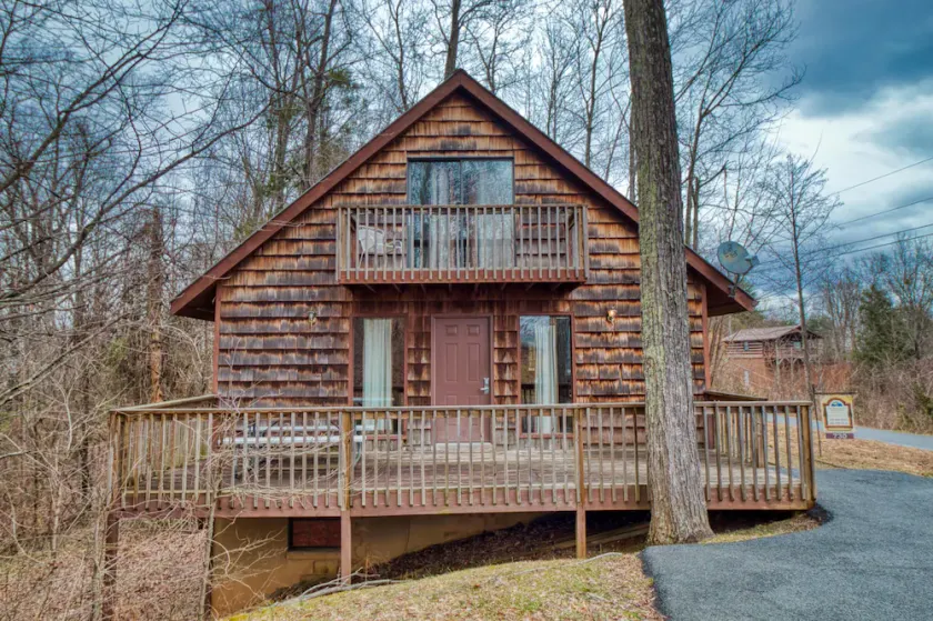 Overview, 2 Bedrooms, Grill, Hot Tub, Pool Table, Sleeps 6 - Image 1