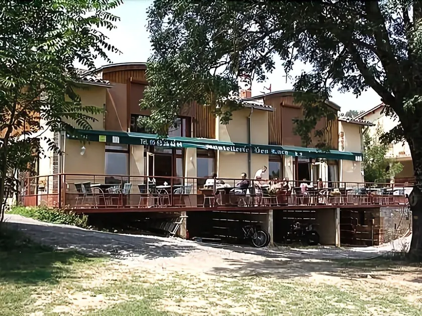 Hostellerie des Lacs - Image 1