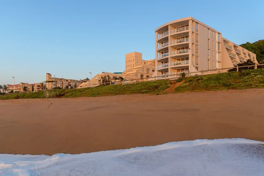 Dolphin View Cabanas - Image 1