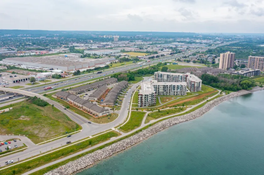 GLOBALSTAY. Modern Lake Ontario Townhomes - Image 1