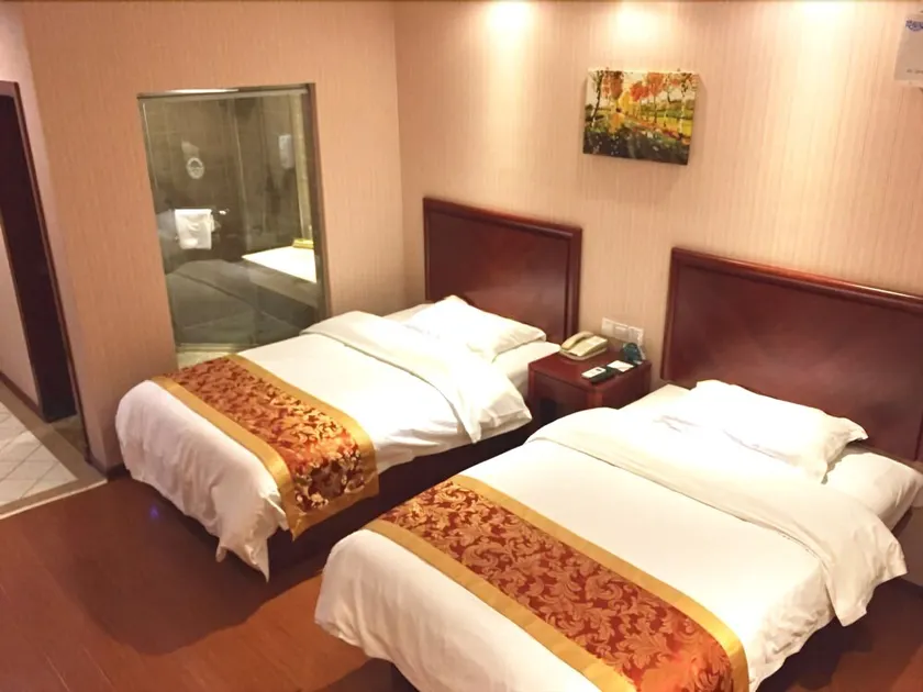 GreenTree Inn ShangHai SongJiang New Town Business Hotel - Image 1