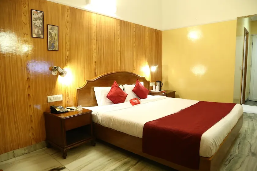 Sarao Hotel - Image 1