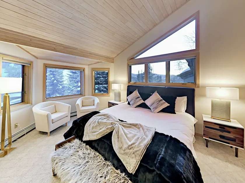 Exclusive Mountain Retreat #B - 4 Br Duplex - Image 1