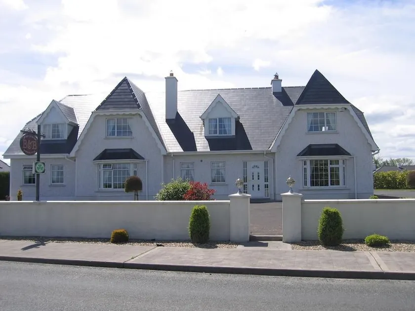 Ross House B&B - Image 1