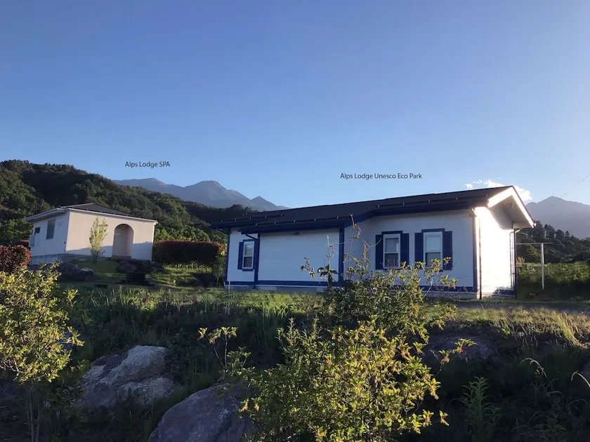 Alps Lodge - Image 1
