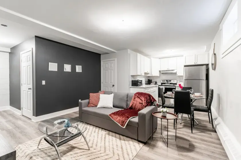 Brand New - 1BR Modern Apt - Prime Location - Image 1