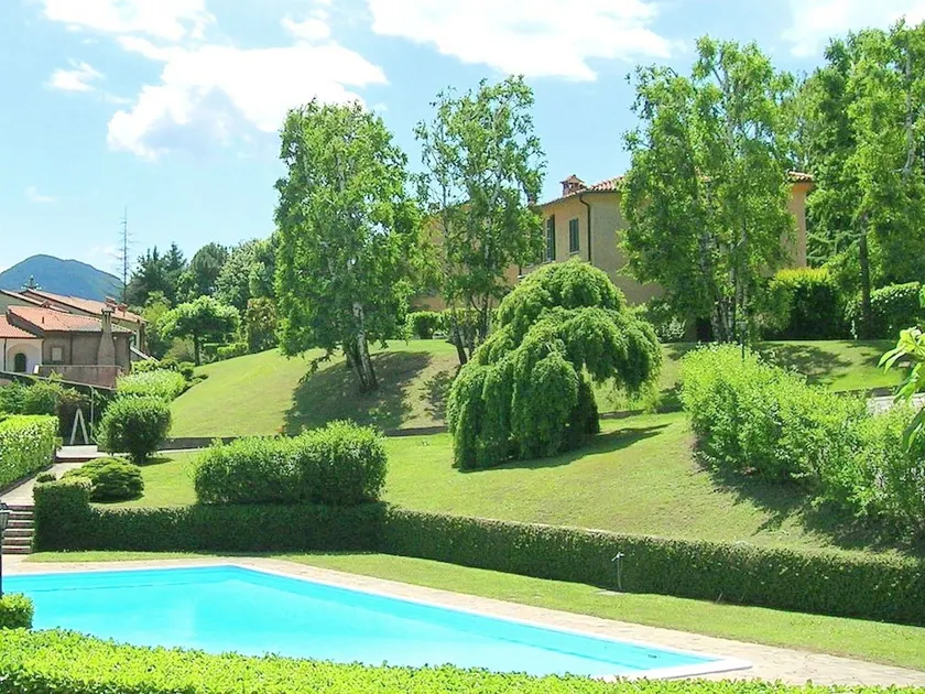 Garden-view 2 Swimming Pools Tennis Court Italian Lakes - Image 1