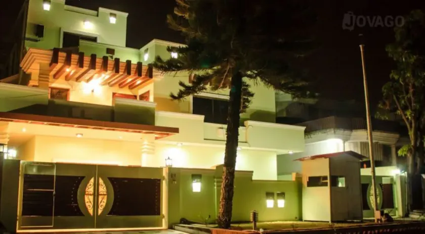 Harvey's Guest House - Image 1