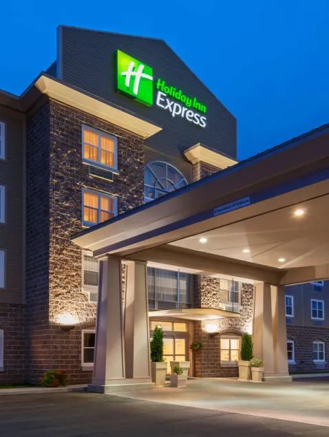 Holiday Inn Express Deer Lake - Image 1