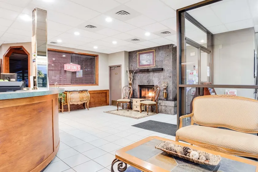 Howard Johnson Inn - Enderby - Image 1